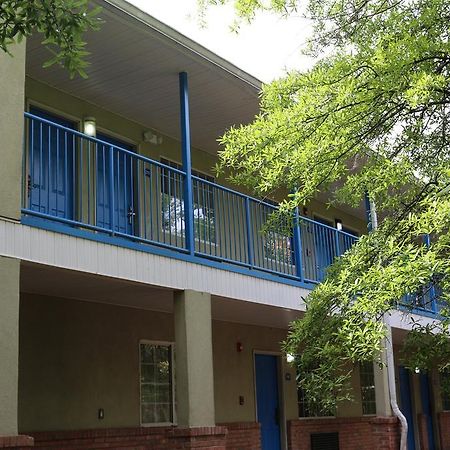 Magnolia Bay Hotel & Suites 琼斯伯勒 外观 照片