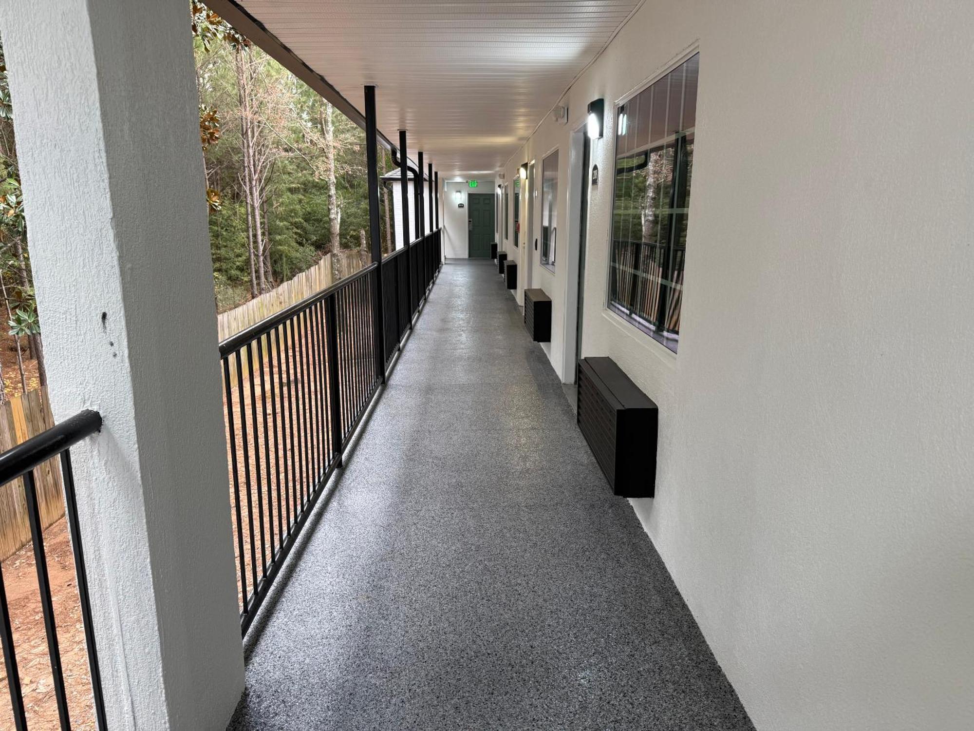 Magnolia Bay Hotel & Suites 琼斯伯勒 外观 照片