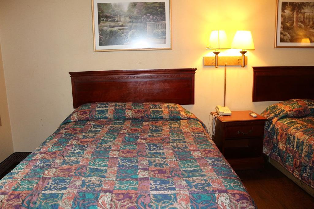 Magnolia Bay Hotel & Suites 琼斯伯勒 外观 照片