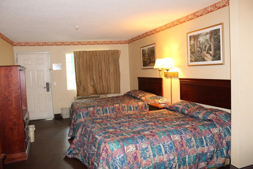 Magnolia Bay Hotel & Suites 琼斯伯勒 外观 照片