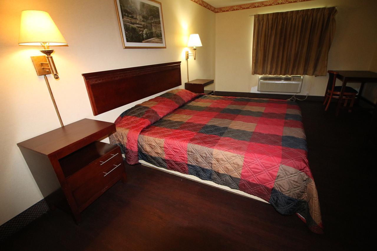 Magnolia Bay Hotel & Suites 琼斯伯勒 外观 照片