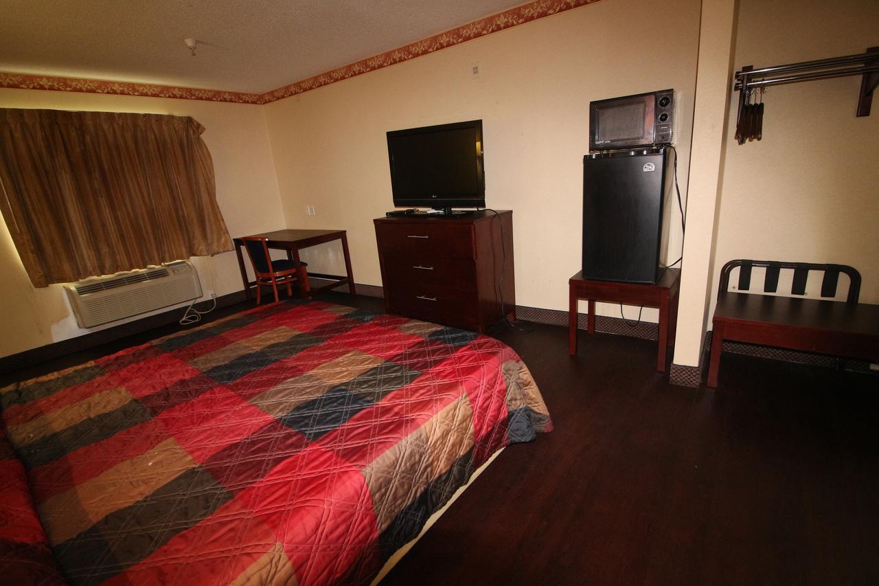 Magnolia Bay Hotel & Suites 琼斯伯勒 外观 照片