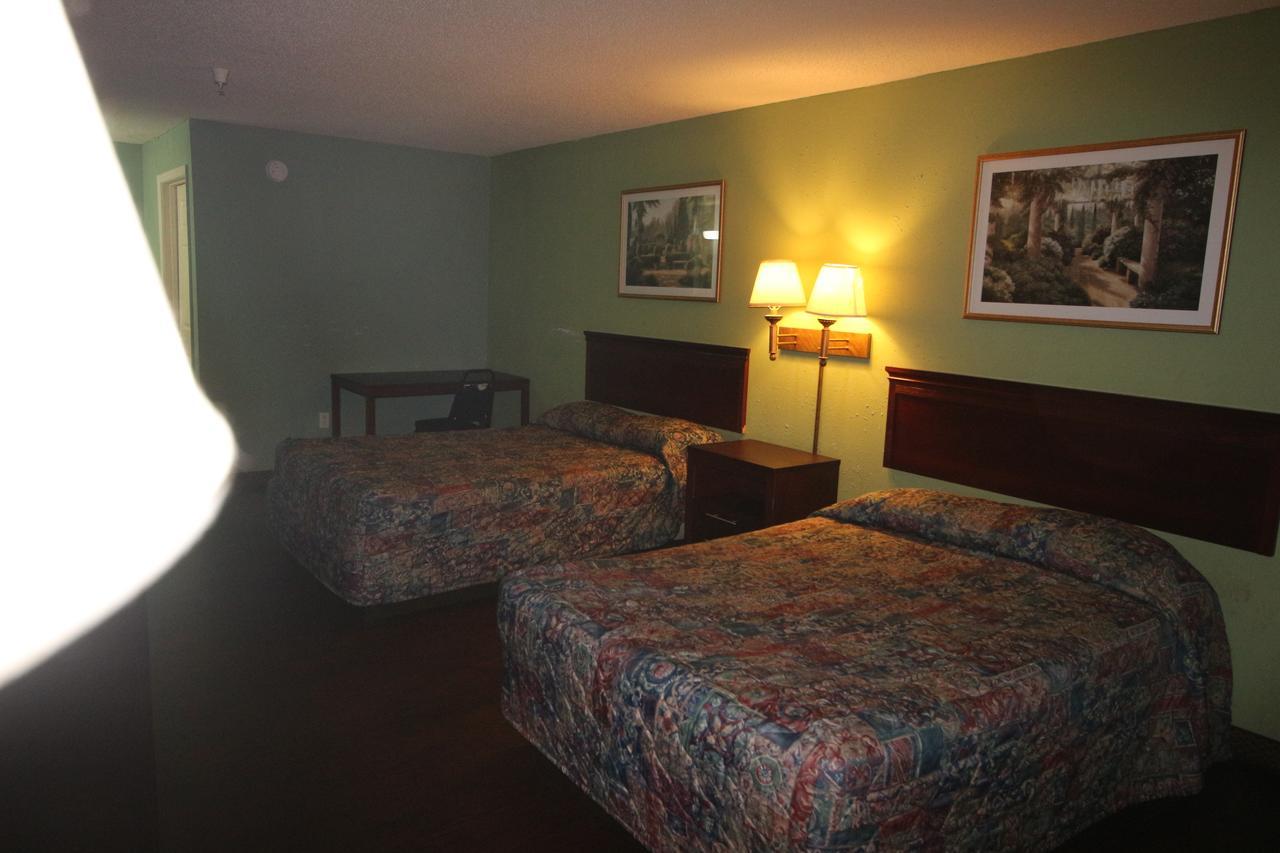 Magnolia Bay Hotel & Suites 琼斯伯勒 外观 照片