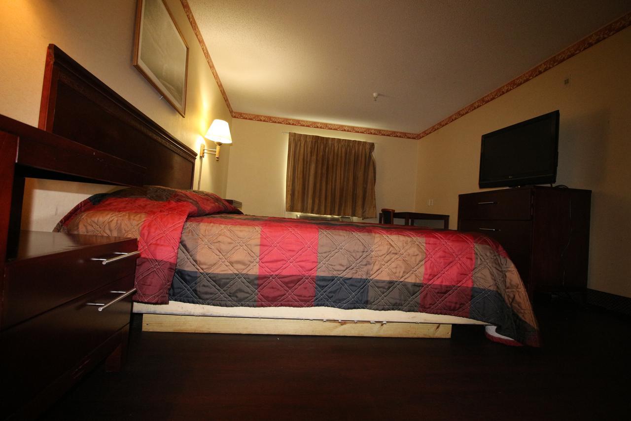 Magnolia Bay Hotel & Suites 琼斯伯勒 外观 照片