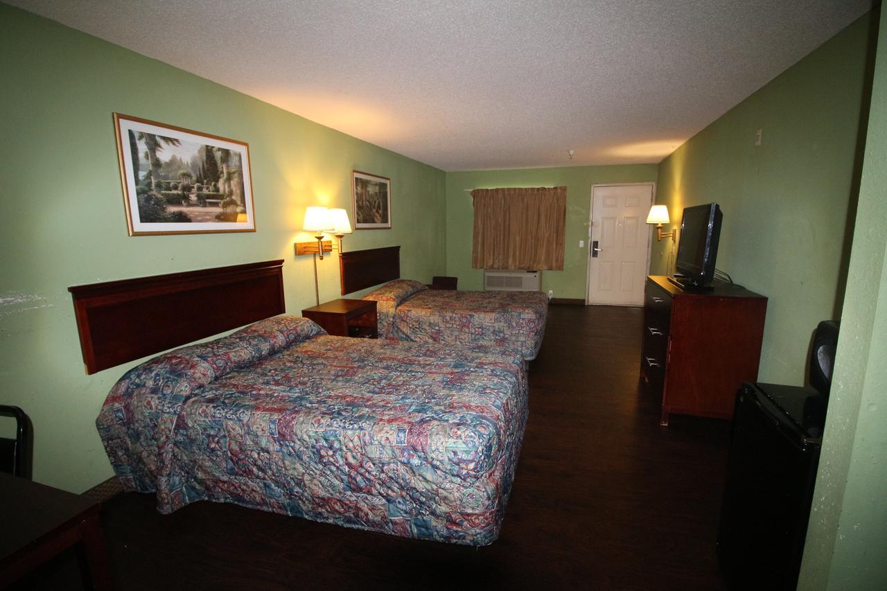 Magnolia Bay Hotel & Suites 琼斯伯勒 外观 照片