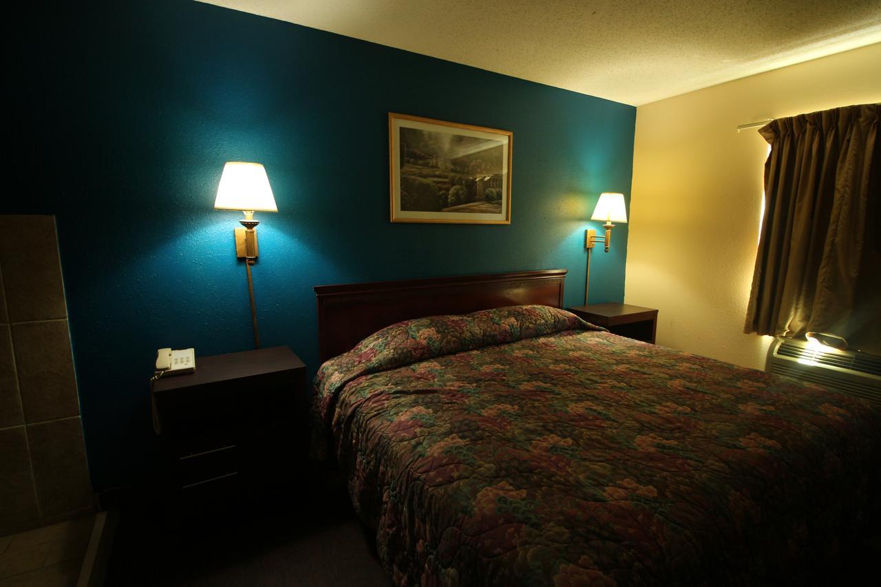 Magnolia Bay Hotel & Suites 琼斯伯勒 外观 照片