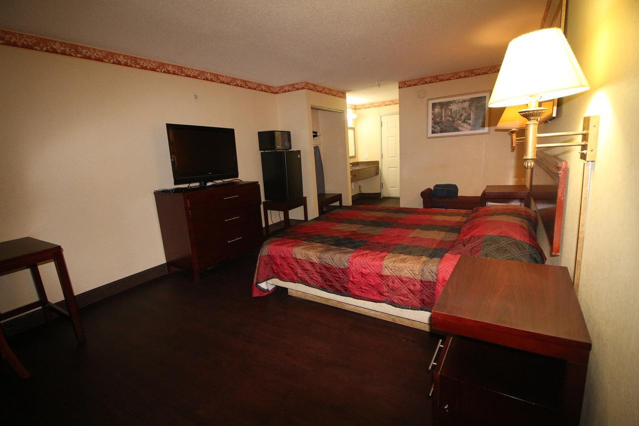 Magnolia Bay Hotel & Suites 琼斯伯勒 外观 照片