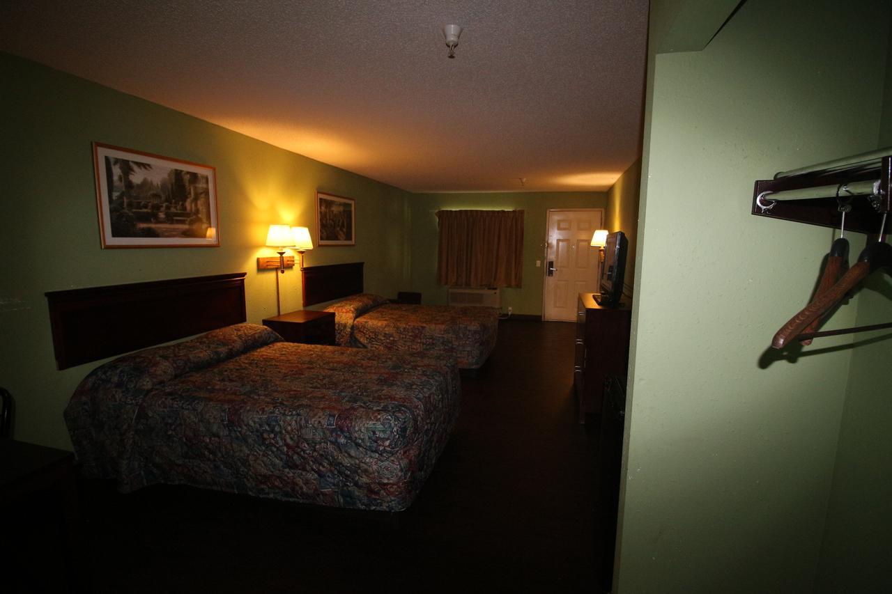 Magnolia Bay Hotel & Suites 琼斯伯勒 外观 照片