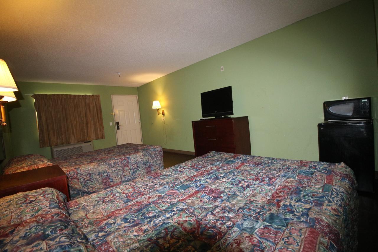 Magnolia Bay Hotel & Suites 琼斯伯勒 外观 照片