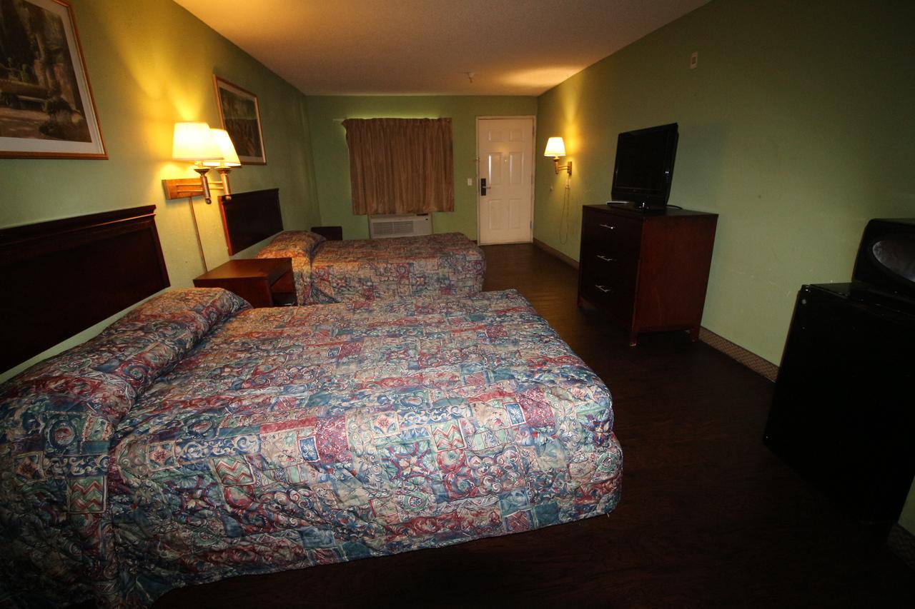 Magnolia Bay Hotel & Suites 琼斯伯勒 外观 照片