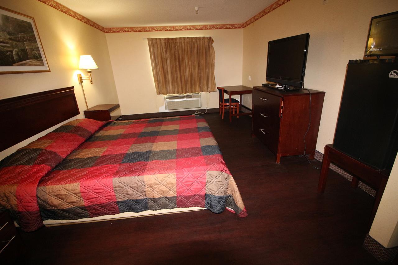 Magnolia Bay Hotel & Suites 琼斯伯勒 外观 照片