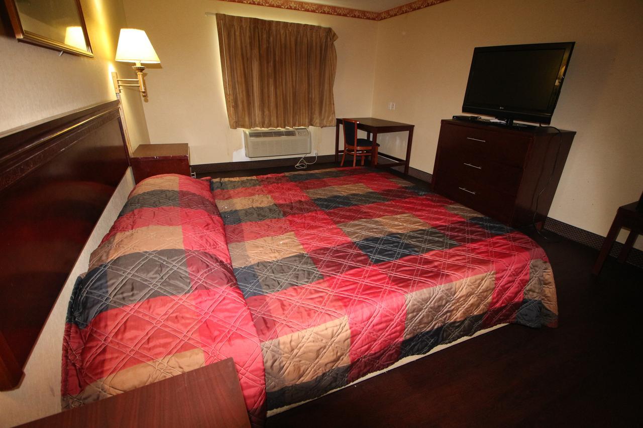 Magnolia Bay Hotel & Suites 琼斯伯勒 外观 照片