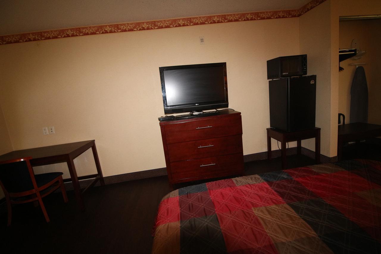 Magnolia Bay Hotel & Suites 琼斯伯勒 外观 照片