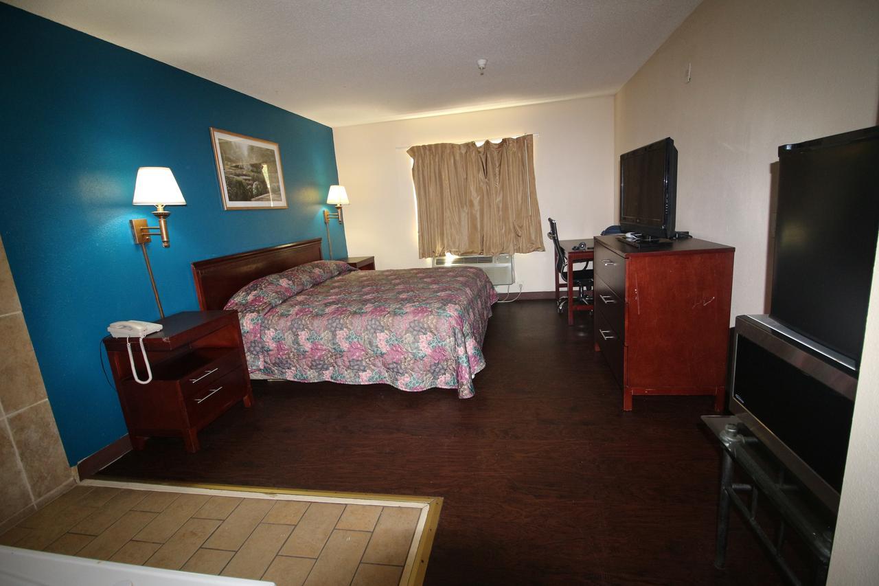 Magnolia Bay Hotel & Suites 琼斯伯勒 外观 照片